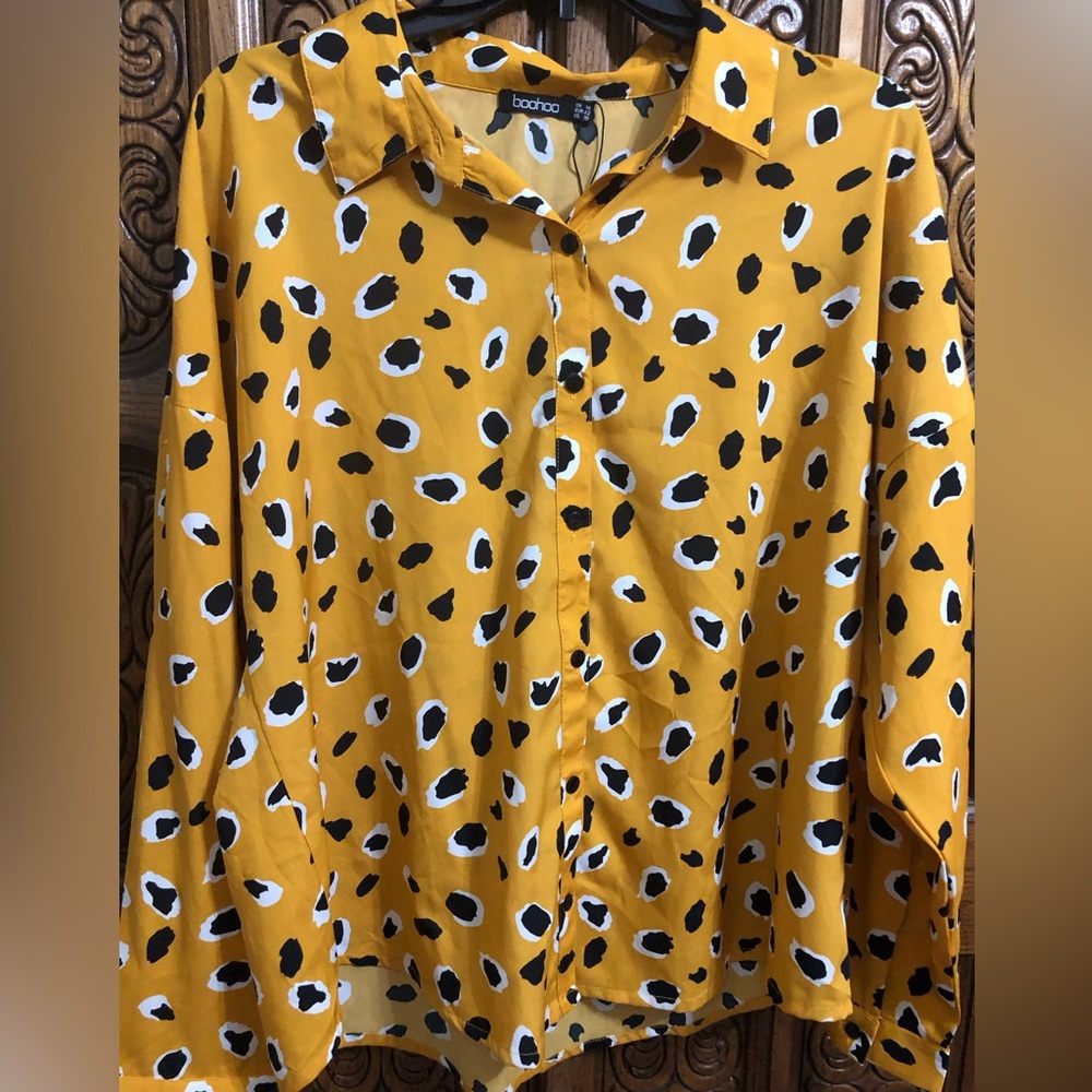 Woman’s boohoo Top